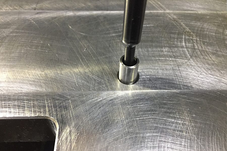 Machining of an aluminum surface